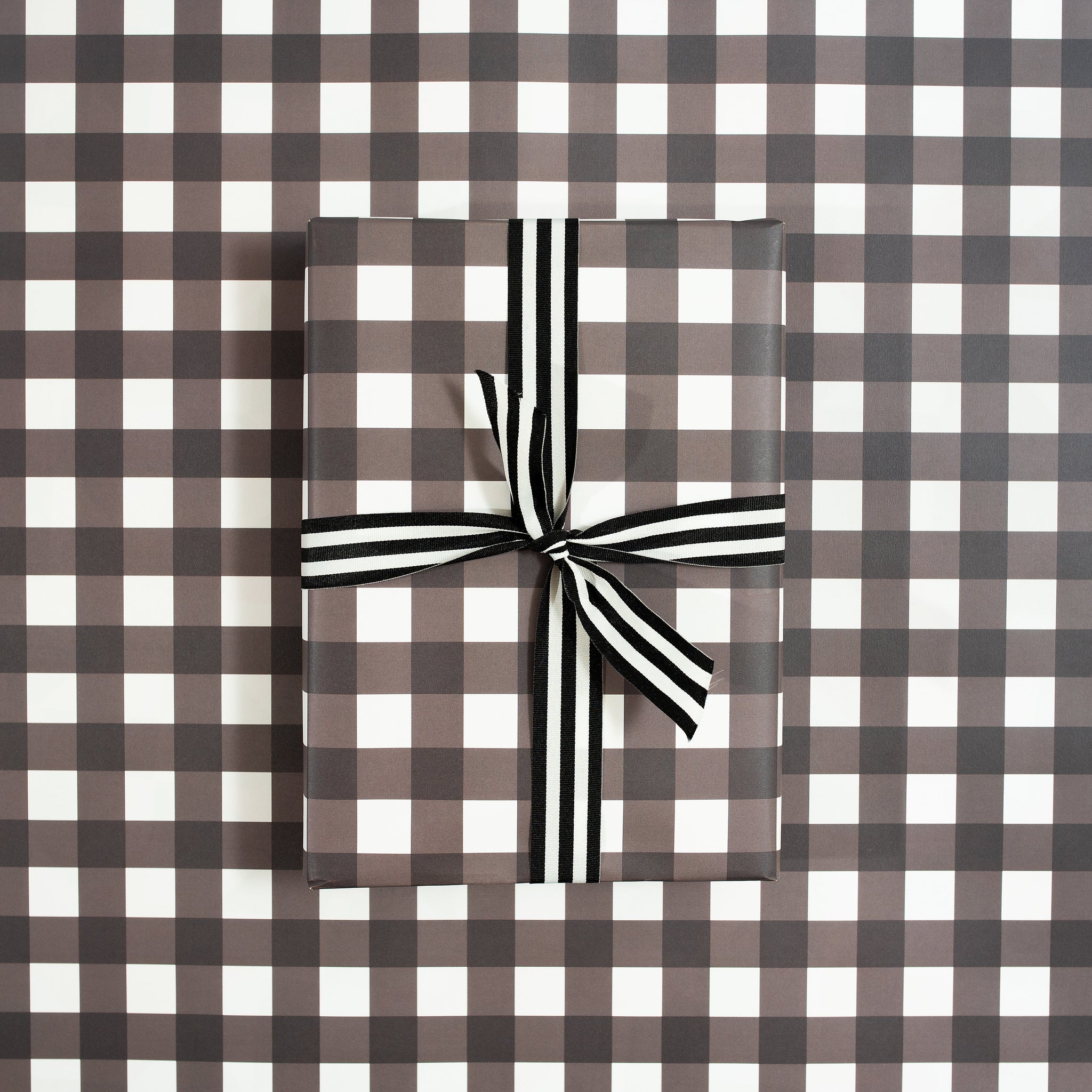 Gingham Wrapping Paper  Black and White – Mock Up Designs